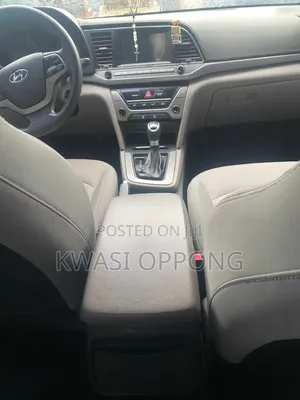 Hyundai Elantra 2017 Red