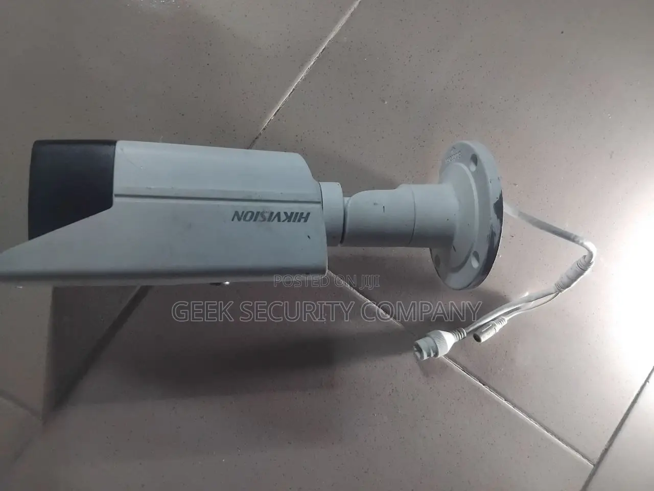 Hikvision 4mp Ip Acusense Network Camera Ds-2cd2t43g2-4l0 Used