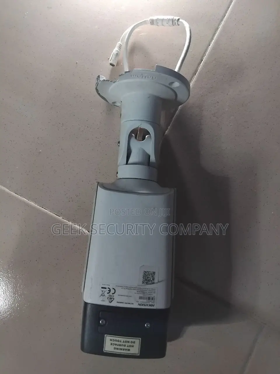 Hikvision 4mp Ip Acusense Network Camera Ds-2cd2t43g2-4l0 Used
