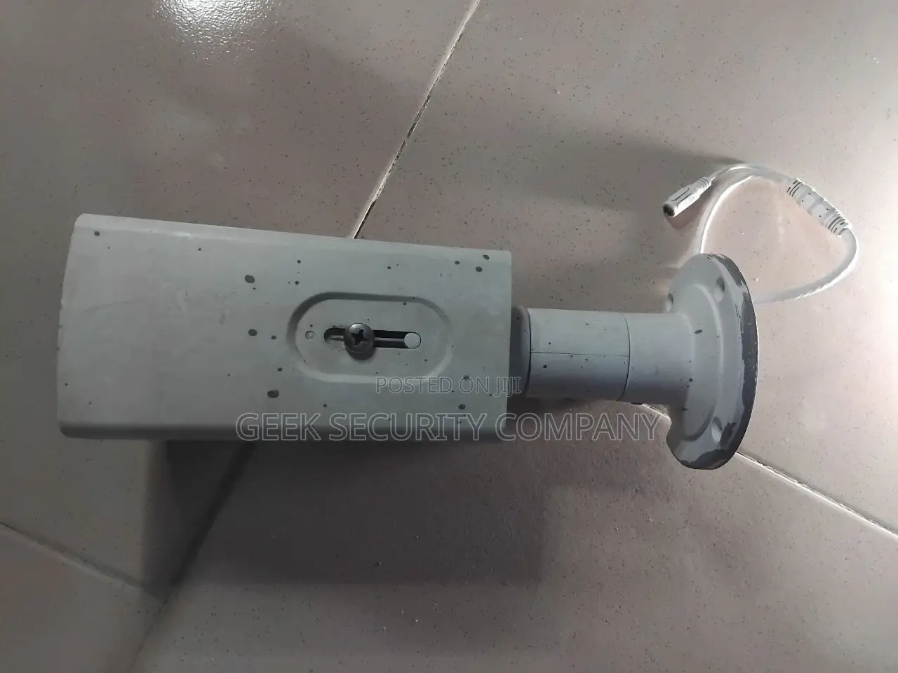 Hikvision 4mp Ip Acusense Network Camera Ds-2cd2t43g2-4l0 Used