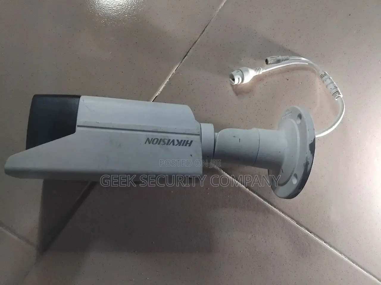 Hikvision 4mp Ip Acusense Network Camera Ds-2cd2t43g2-4l0 Used