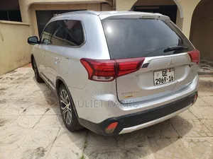 Mitsubishi Outlander 2016 Silver