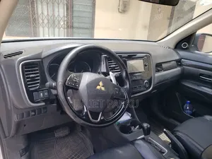 Mitsubishi Outlander 2016 Silver