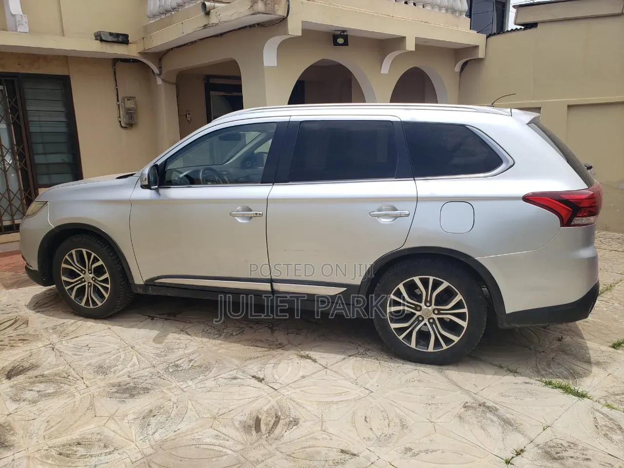 Mitsubishi Outlander 2016 Silver