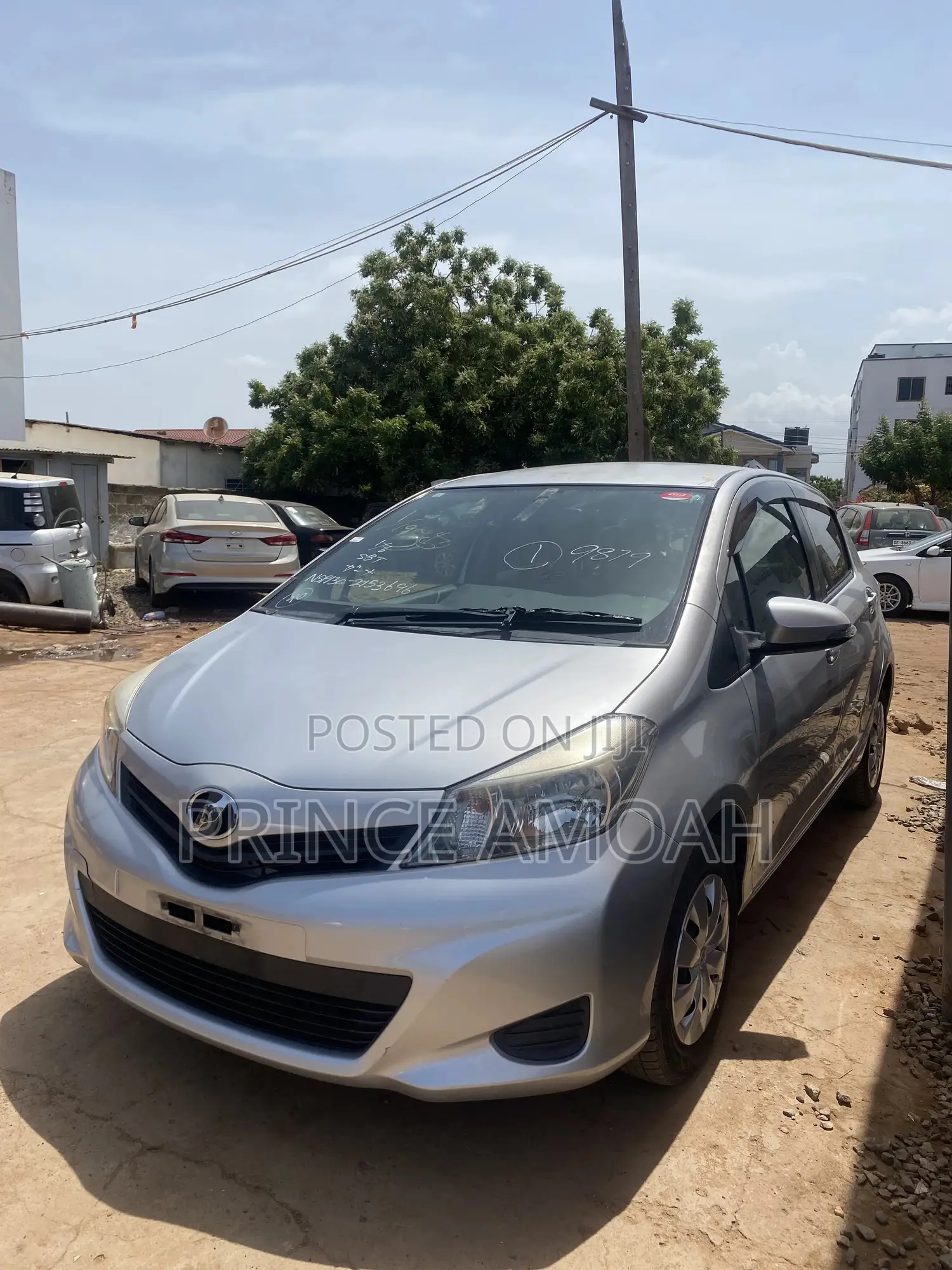 Toyota Vitz 1.3 FWD 5dr 2013 Silver