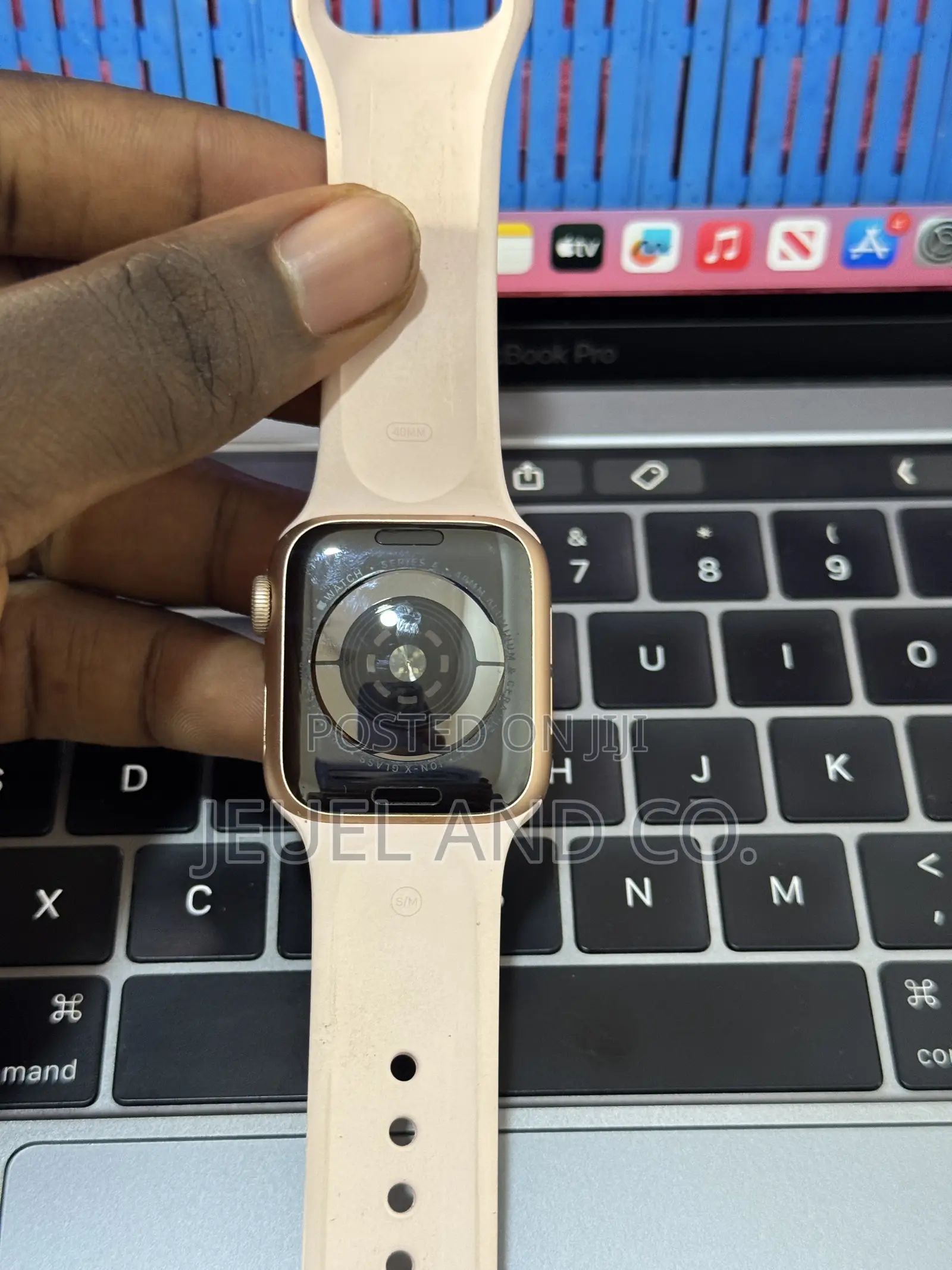 Apple Watch Series 4 40mm GPS + Cellular