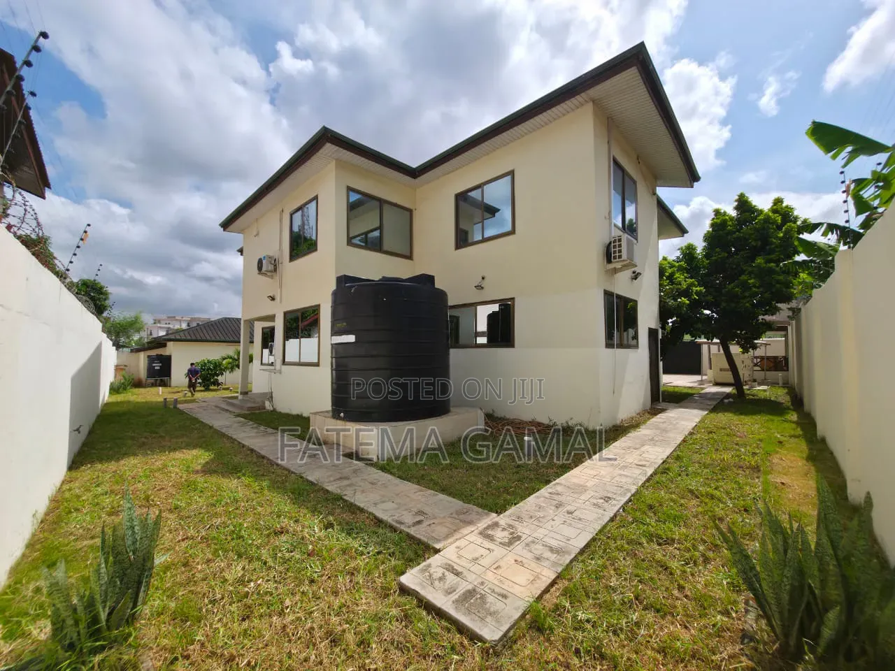 8bdrm House in House, A&C Mall Area for rent