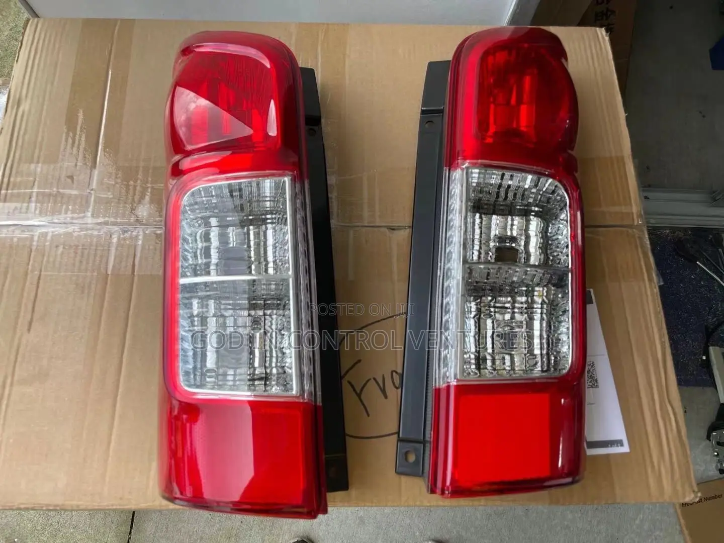 Nissan Nv 3500 Tail Light