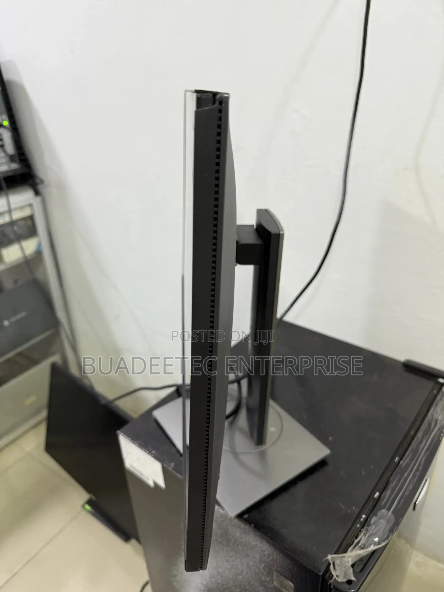 Dell P2723qe