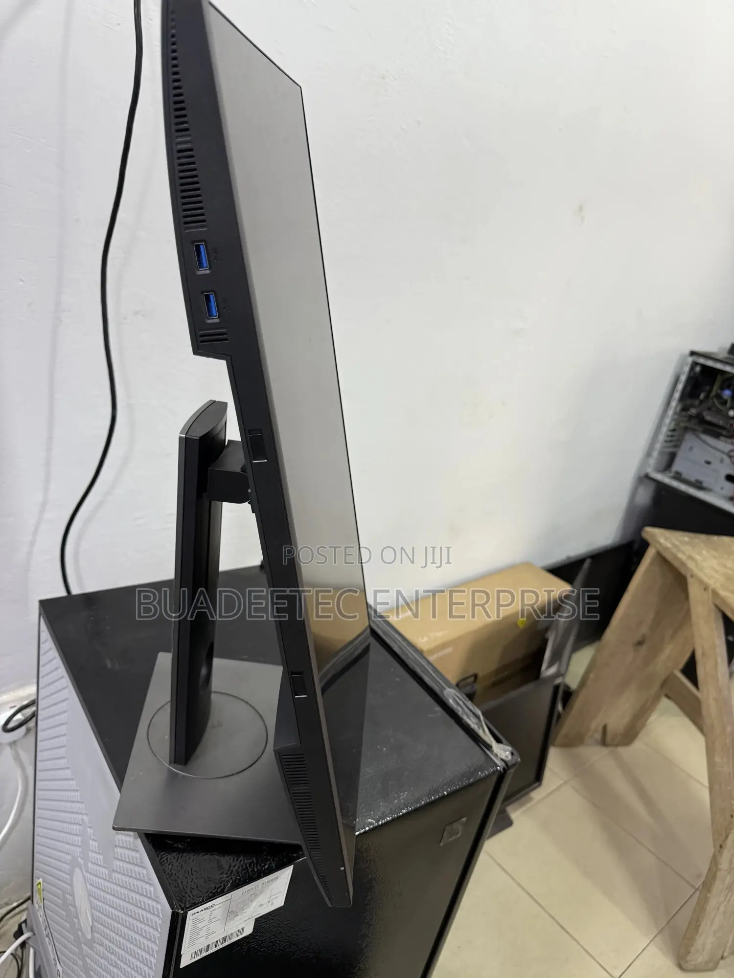 Dell P2723qe