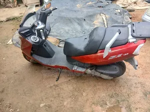 Daelim S2 125 FI 2014 Red