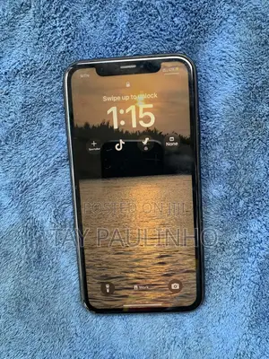 Apple XR 64 GB Black