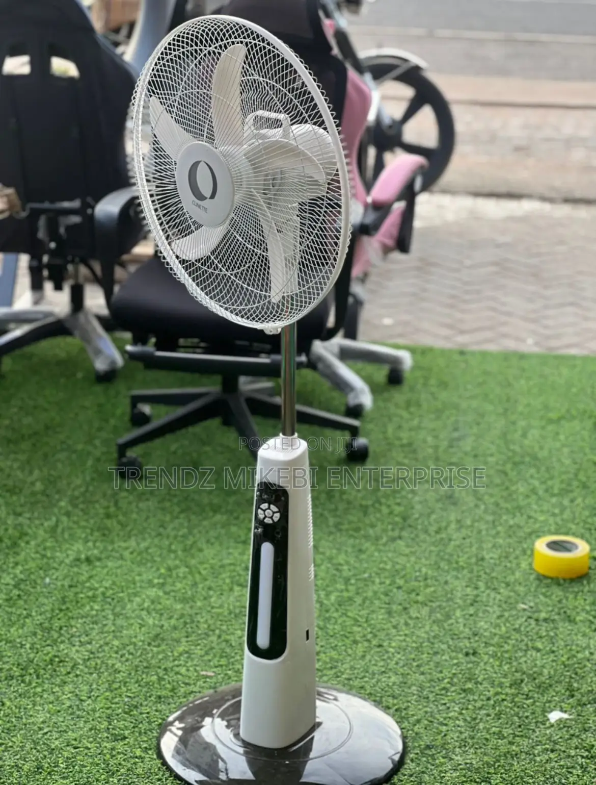 Rechargeable Solar/Electric Standing Fan With Solar Panels-18 Inches