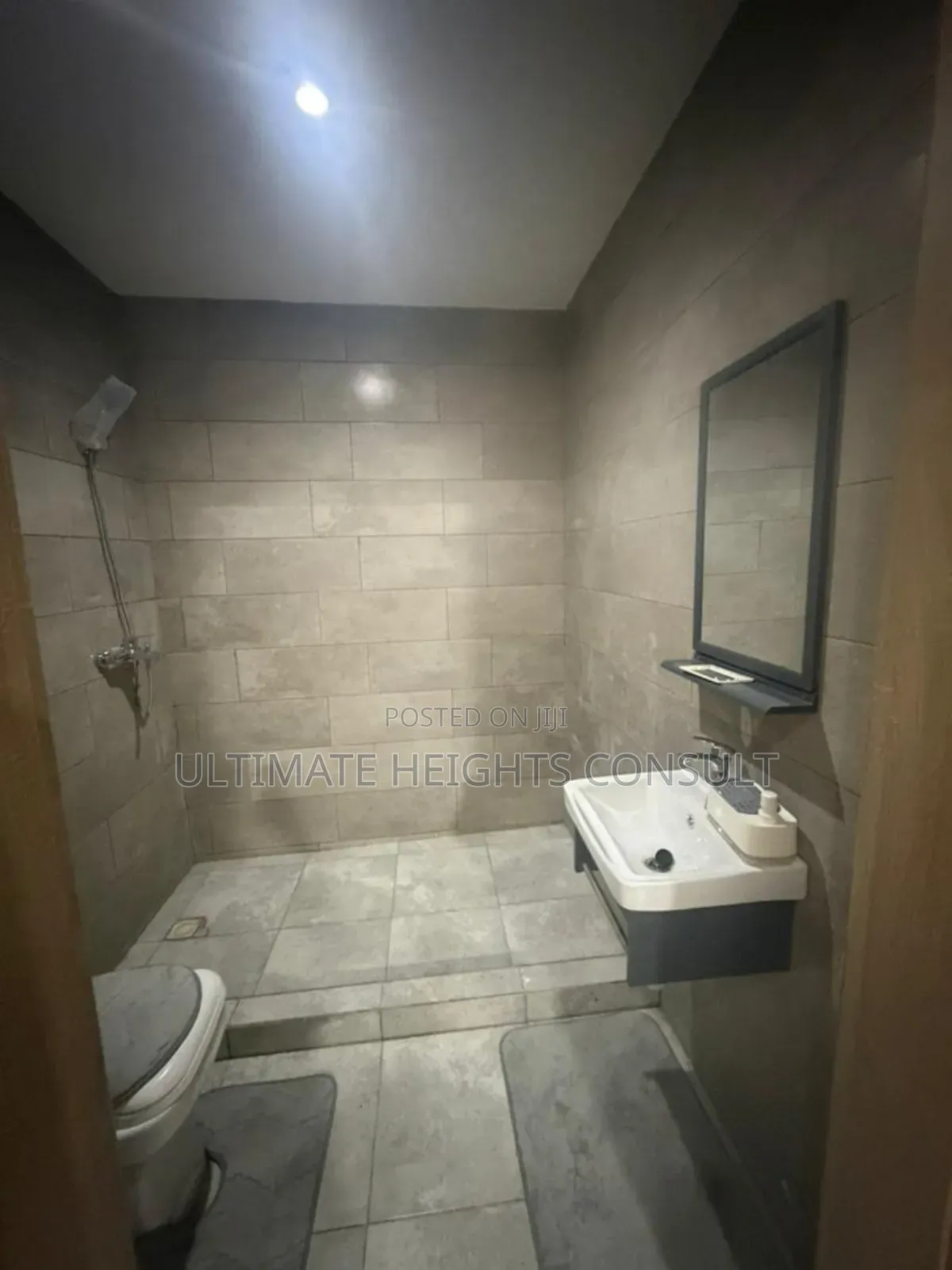 Furnished 2bdrm Apartment in Labone, Coffee Shop Area for rent