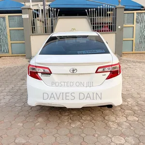 Toyota Camry SE 4dr Sedan (2.5L 4cyl 6A) 2014 White