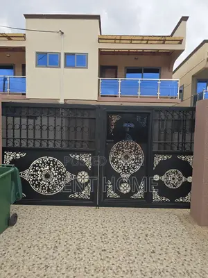3bdrm Townhouse / Terrace in Oak Valley Estate, Accra Metropolitan