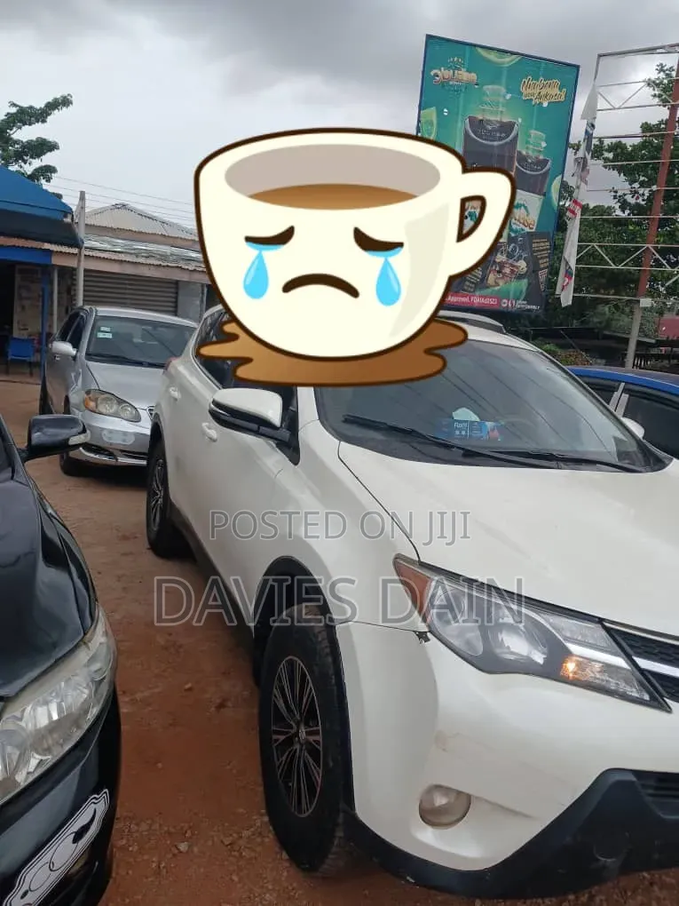 Toyota RAV4 LE 4dr SUV (2.5L 4cyl 6A) 2015 White