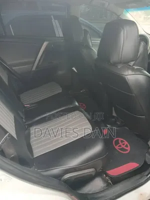 Toyota RAV4 LE 4dr SUV (2.5L 4cyl 6A) 2015 White