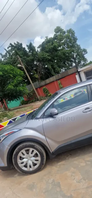 Toyota C-HR LE FWD 2019 Gray