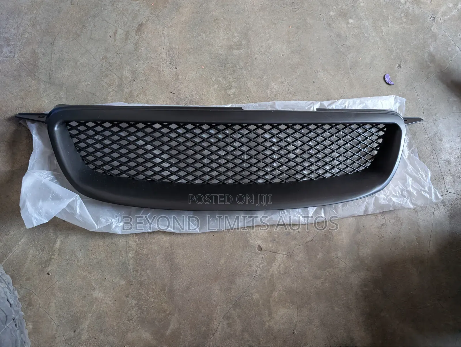 Toyota Corolla S 2005,2006,2007,2008 Black Top Grille / Shell