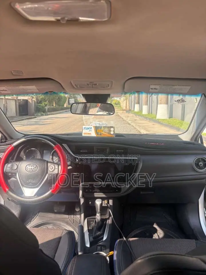 Toyota Corolla 2019 Silver