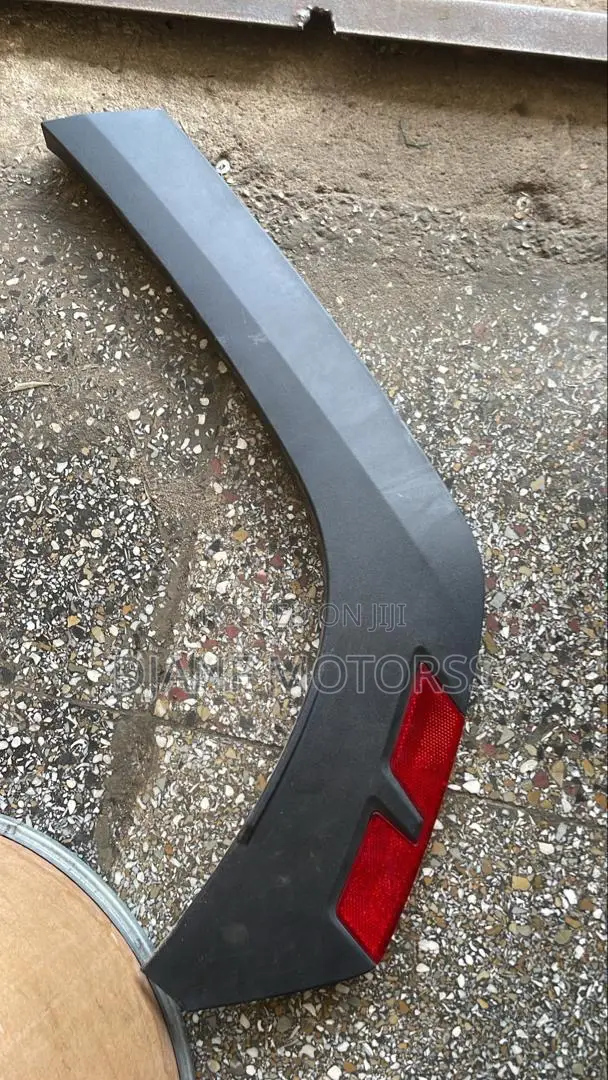 Hyundai Tucson 2023 Back Fender Molding and All Kinds of Stuff