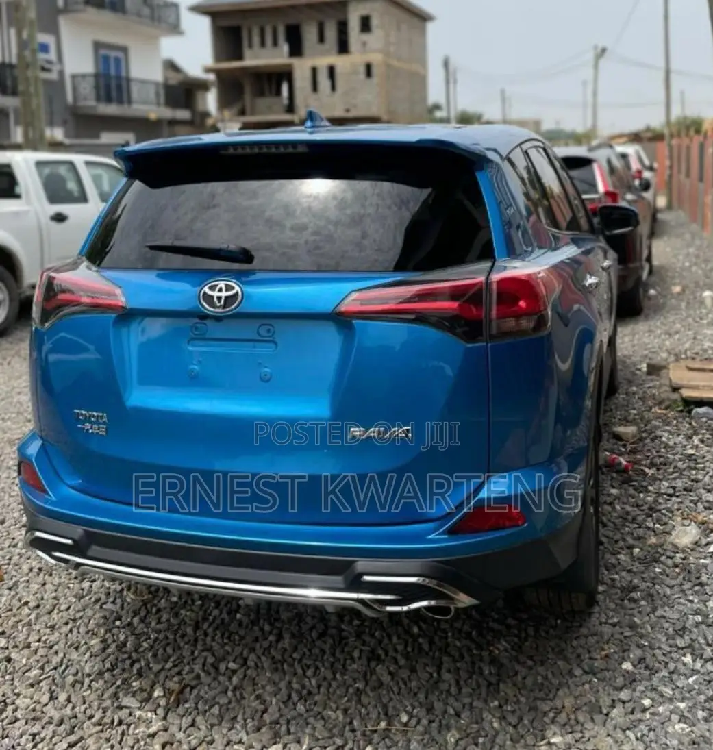 Toyota RAV4 2018 Blue
