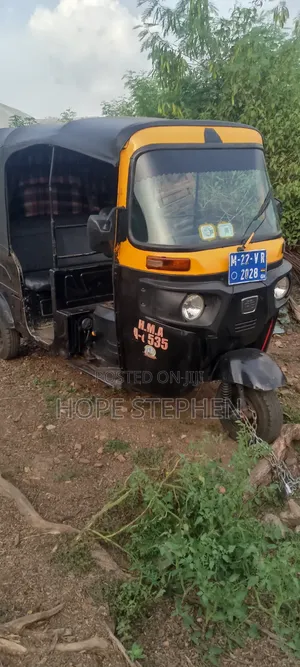 Bajaj RE 2022 Black