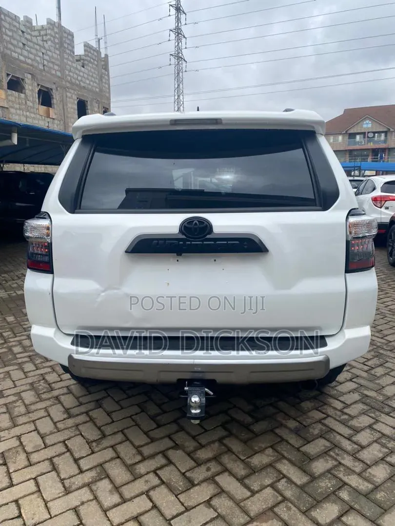 Toyota 4-Runner TRD Off Road 2021 White