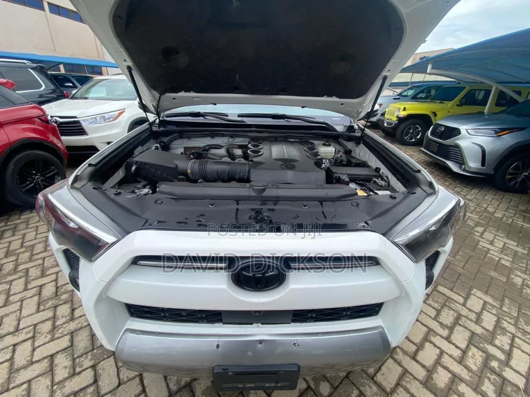 Toyota 4-Runner TRD Off Road 2021 White