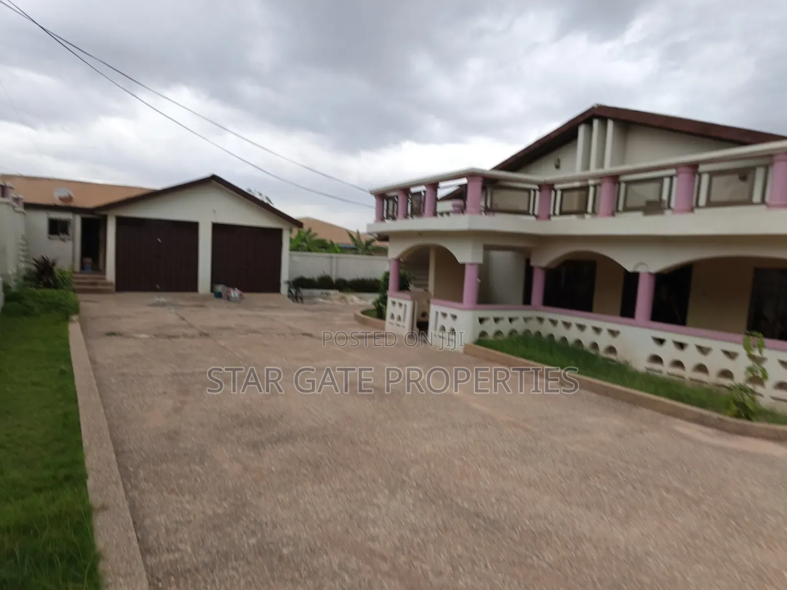 5bdrm House in Twumduase.( Near, Kumasi Metropolitan for sale