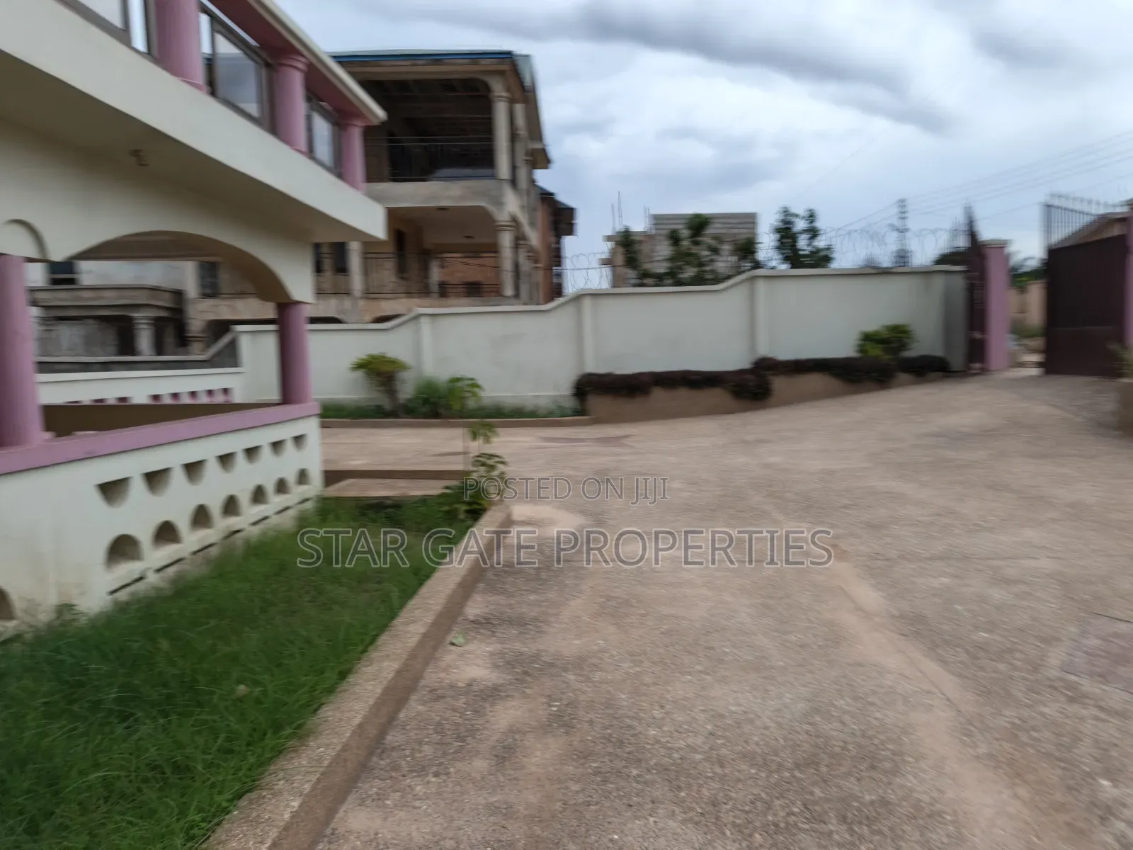 5bdrm House in Twumduase.( Near, Kumasi Metropolitan for sale