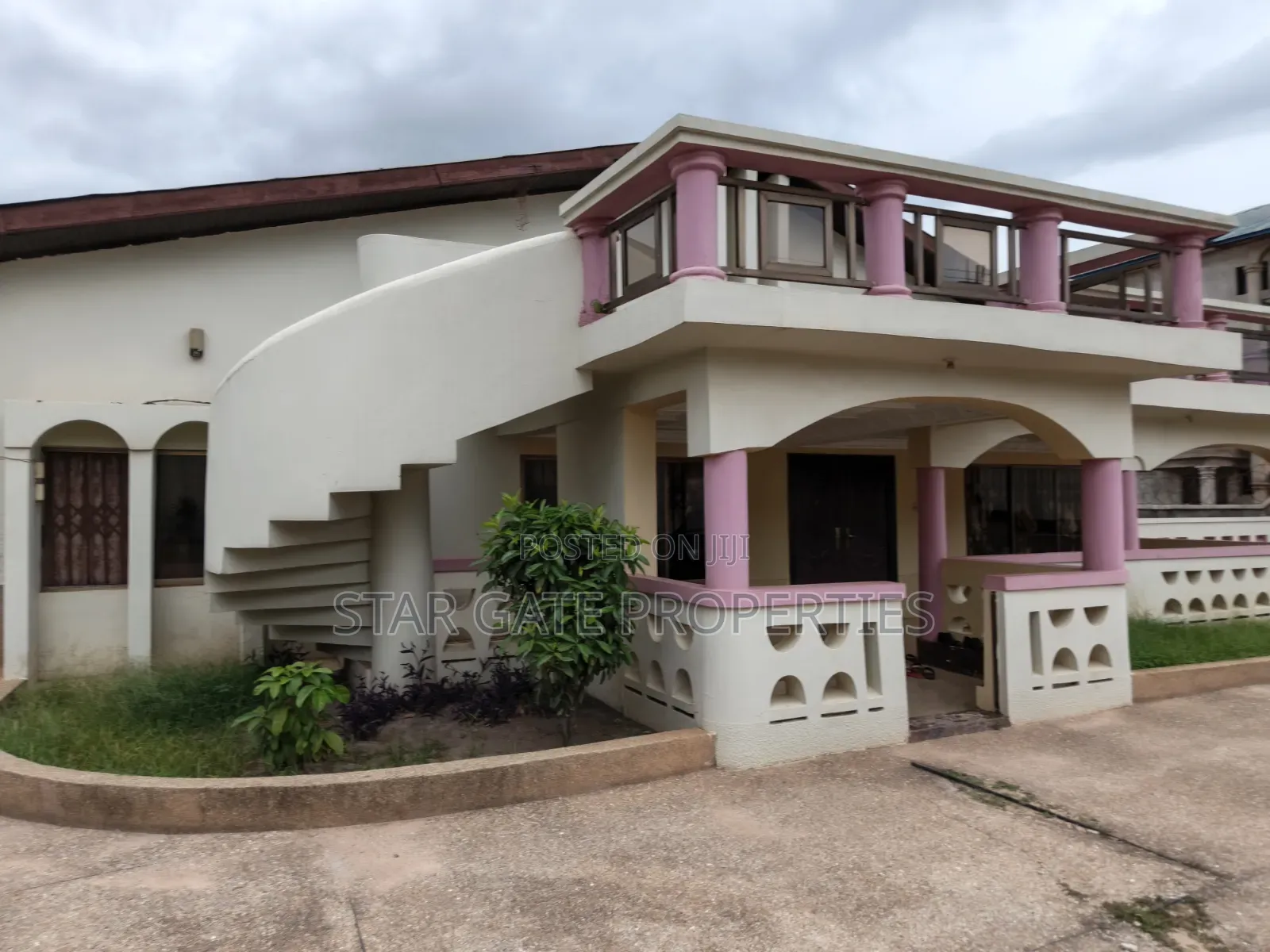 5bdrm House in Twumduase.( Near, Kumasi Metropolitan for sale