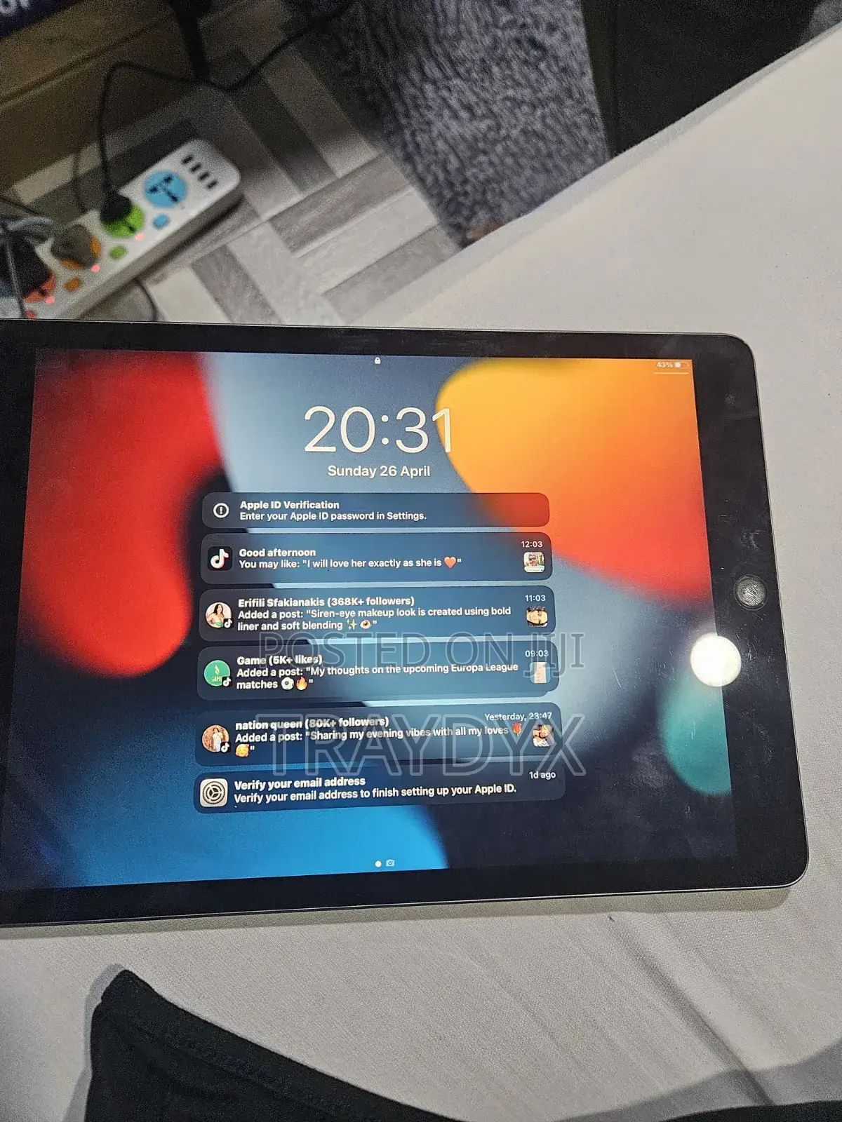 New Apple iPad 9.7 256 GB Gray