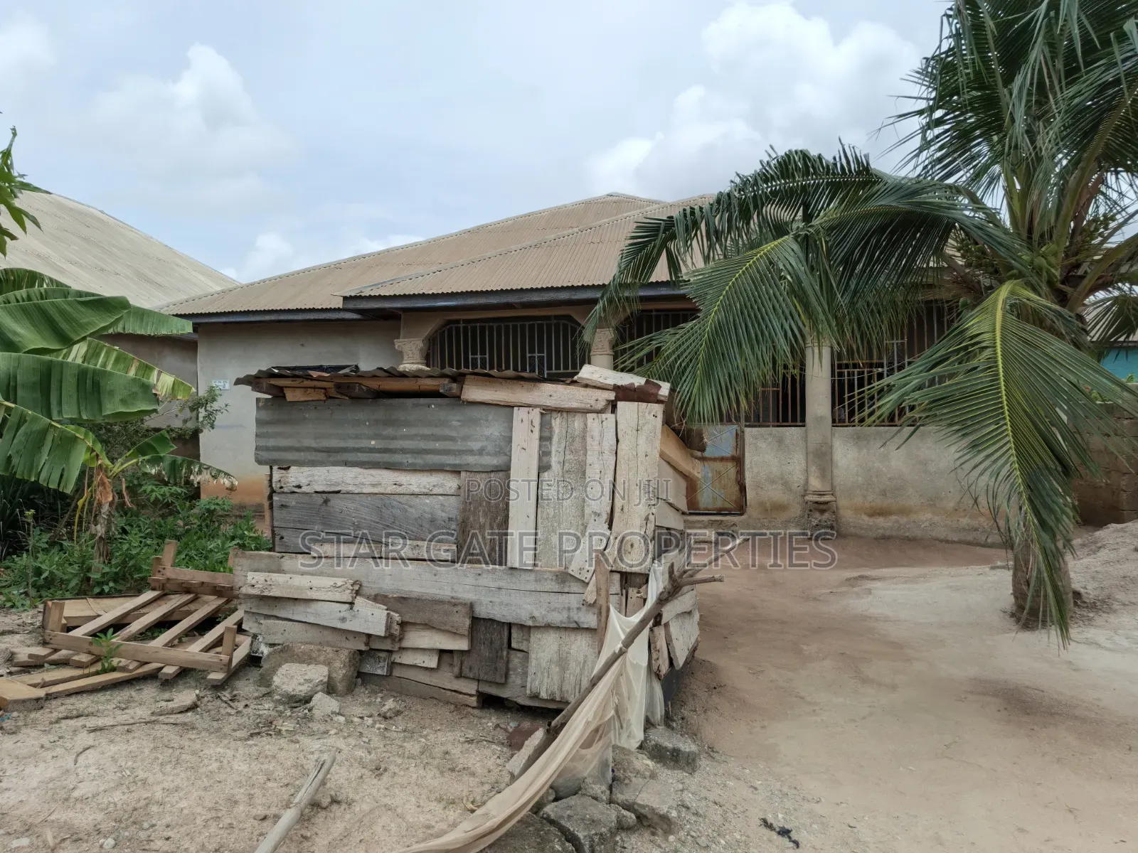 4bdrm House in Kenyasi Nwamasi, Kumasi Metropolitan for sale