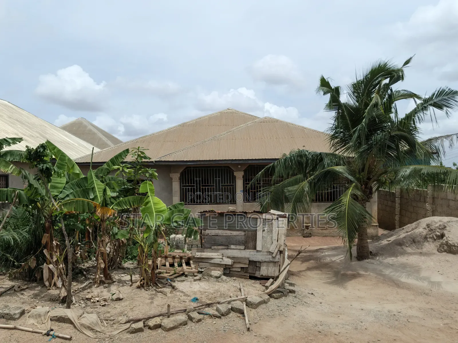 4bdrm House in Kenyasi Nwamasi, Kumasi Metropolitan for sale