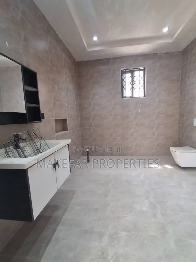 4bdrm House in East Legon for sale