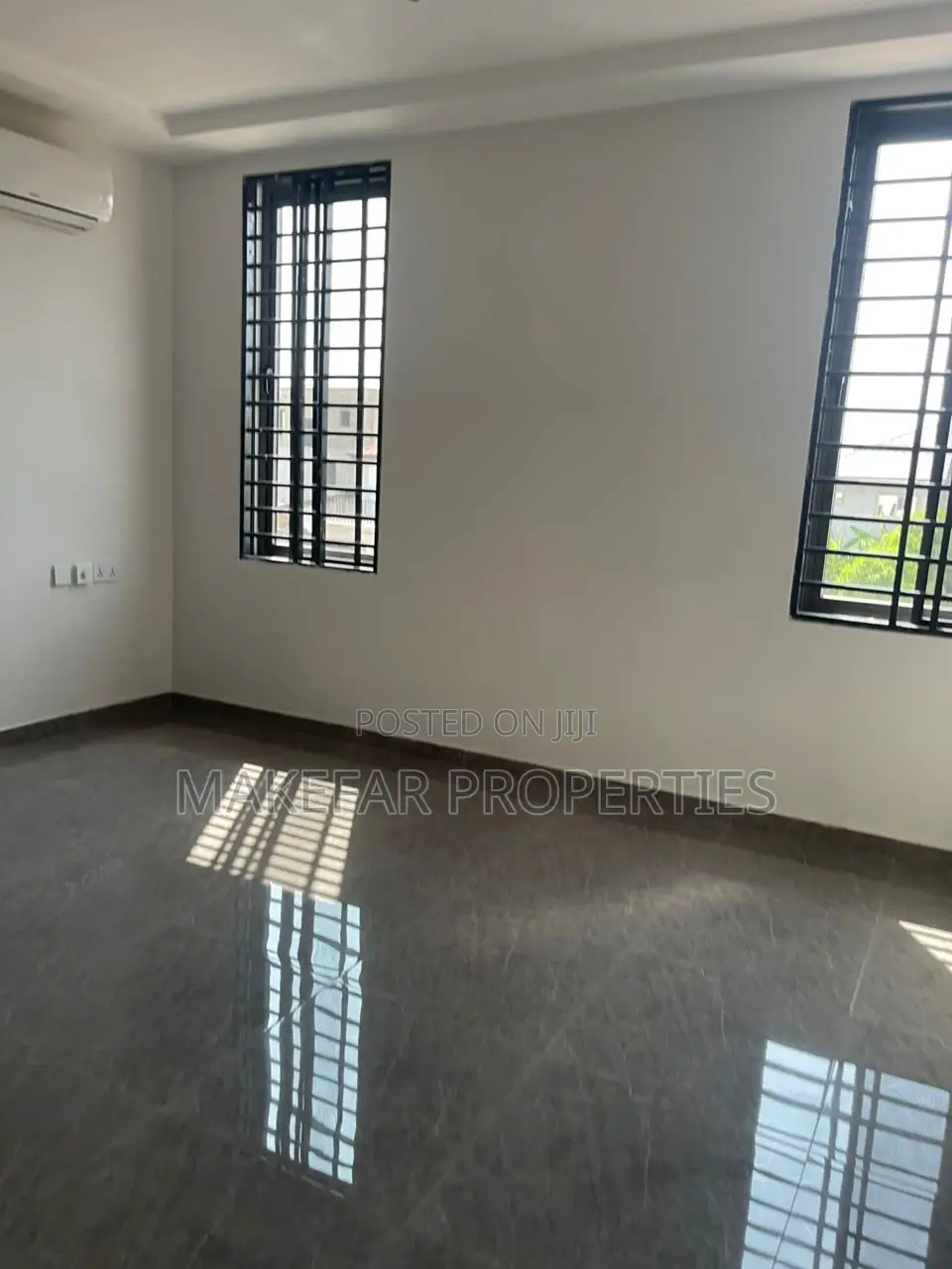 4bdrm House in Lake Side Estate for sale