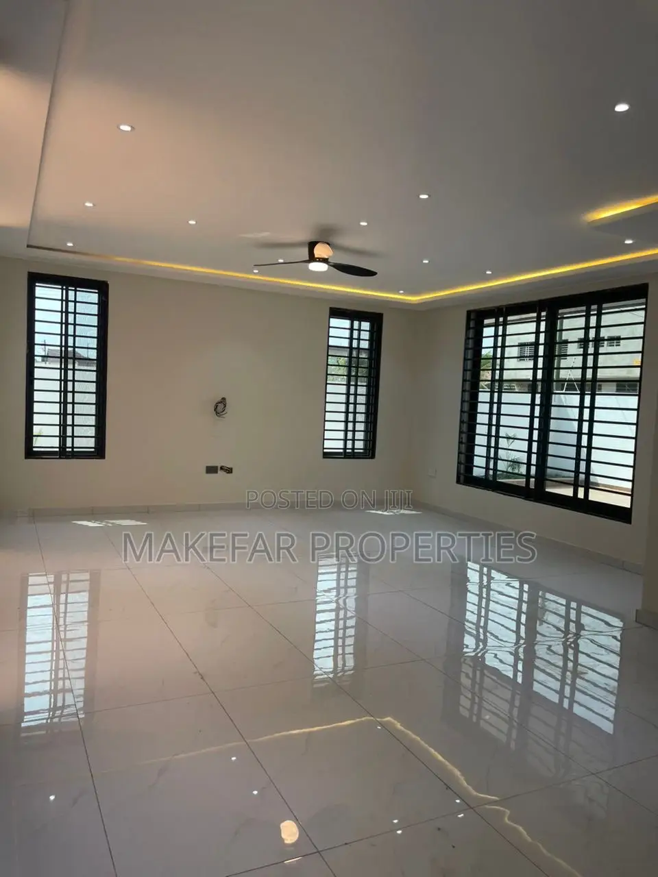 4bdrm House in Lake Side Estate for sale