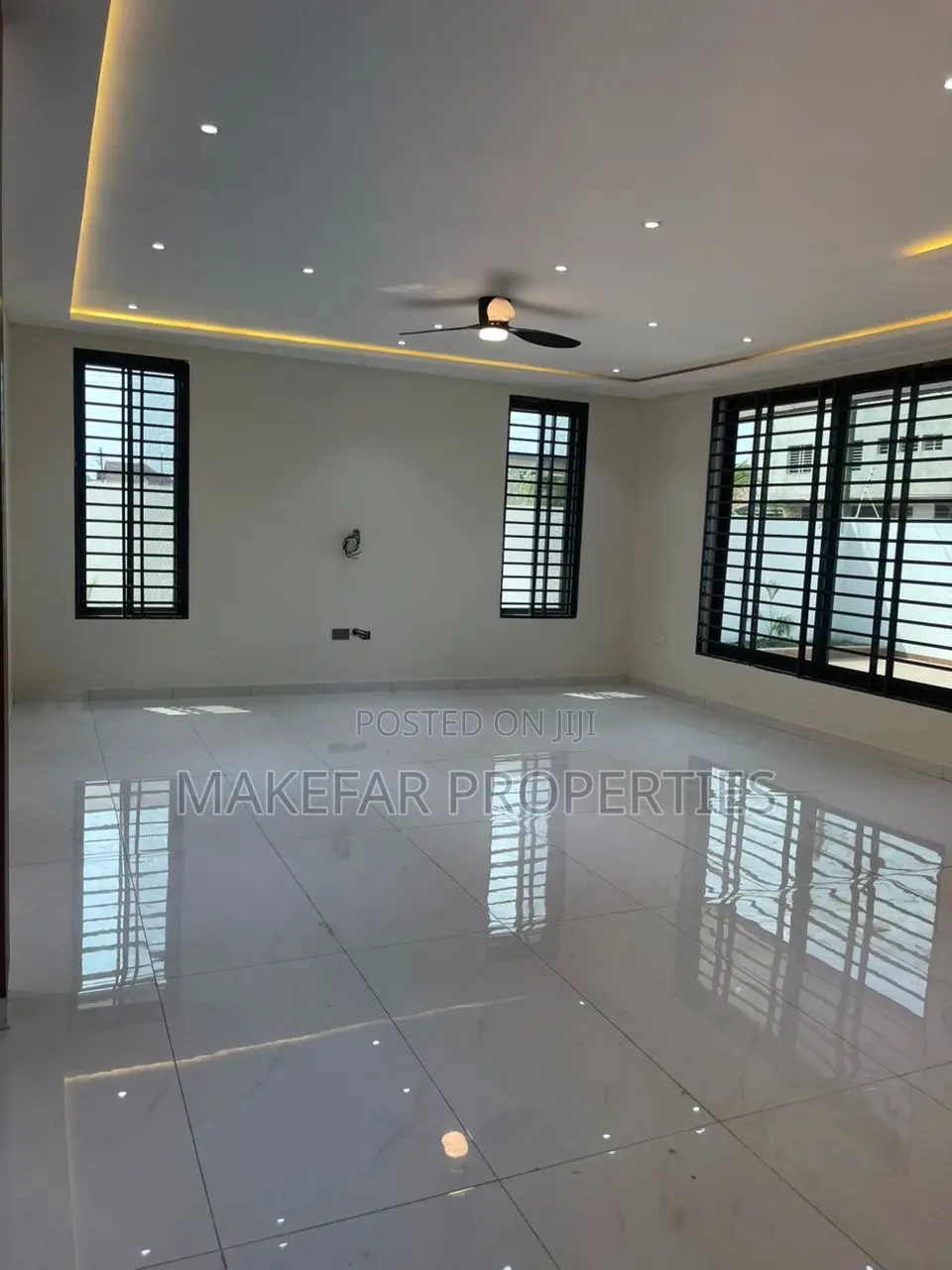 4bdrm House in Lake Side Estate for sale