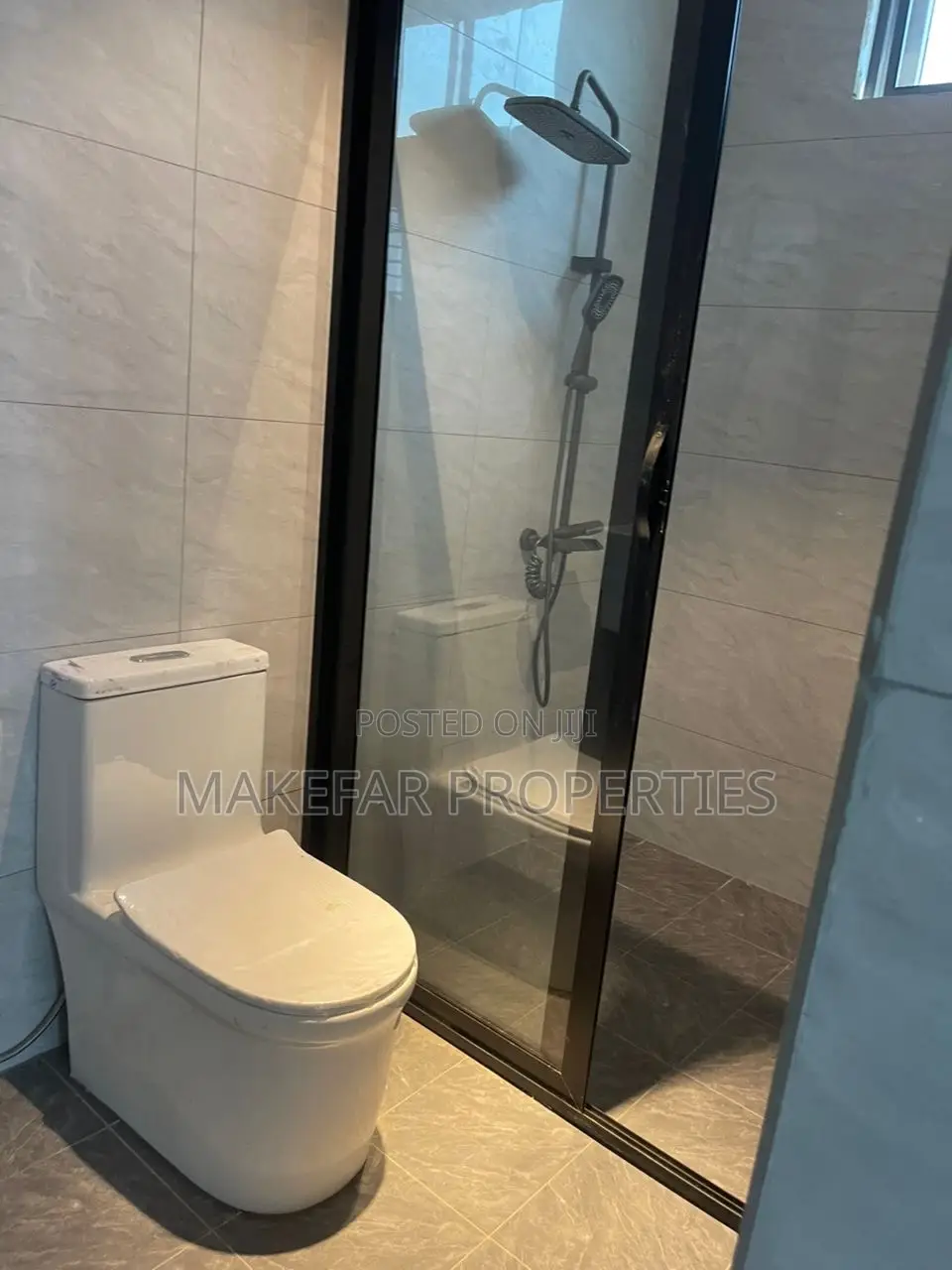 4bdrm House in Lake Side Estate for sale