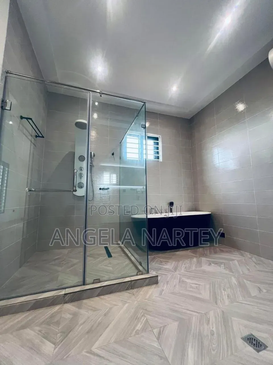 4bdrm House in Ogbojo East Legon, Accra Metropolitan for sale