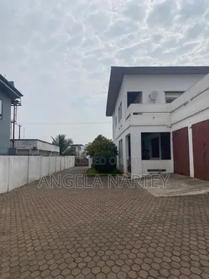 5bdrm House in Achimota, Accra Metropolitan for sale