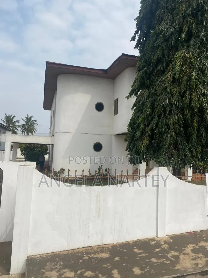5bdrm House in Achimota, Accra Metropolitan for sale