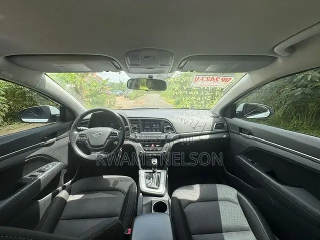 Hyundai Elantra Value Edition Sedan FWD (2.0L 4cyl 6A) 2017 White