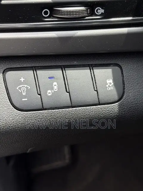 Hyundai Elantra Value Edition Sedan FWD (2.0L 4cyl 6A) 2017 White