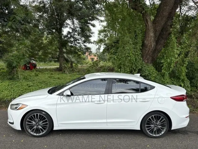 Hyundai Elantra Value Edition Sedan FWD (2.0L 4cyl 6A) 2017 White