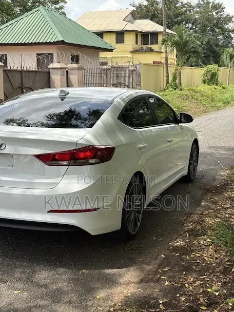 Hyundai Elantra Value Edition Sedan FWD (2.0L 4cyl 6A) 2017 White