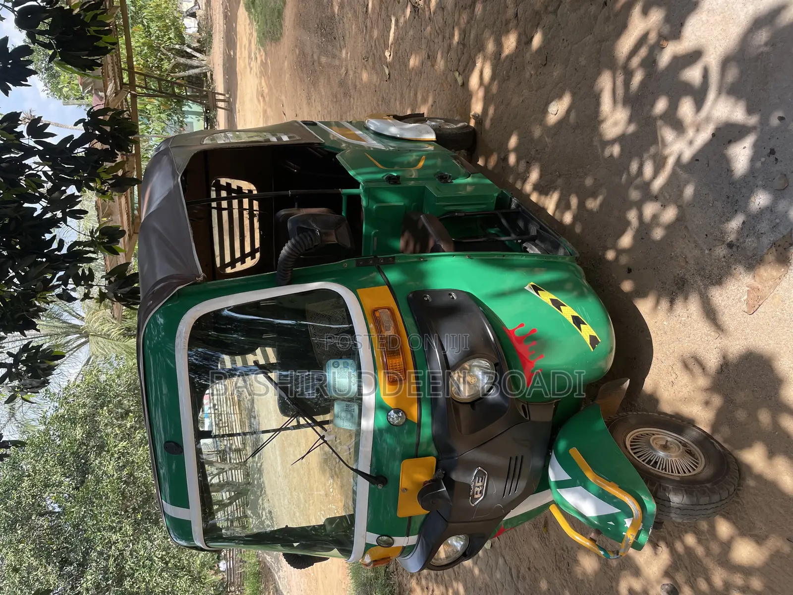 Bajaj RE 2025 Green