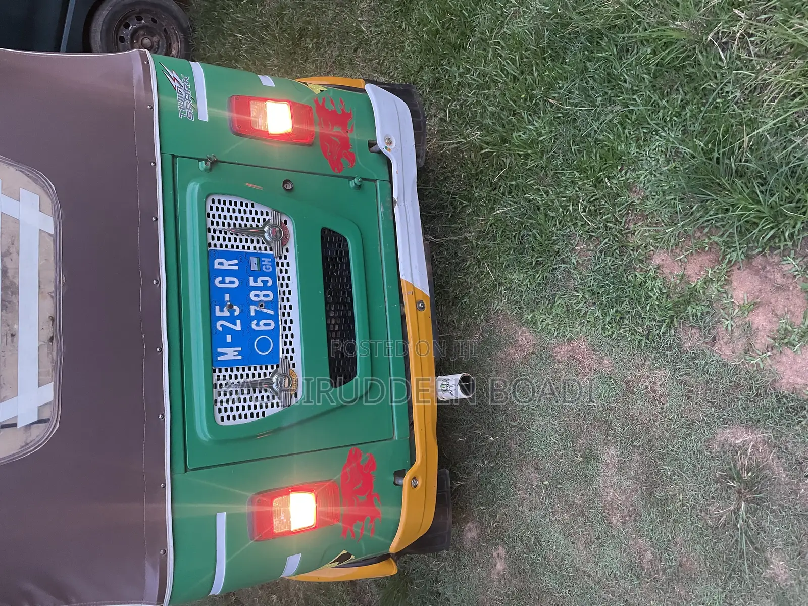 Bajaj RE 2025 Green